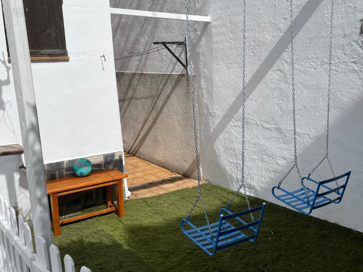 Casa rural VISTABLANCA - Construida en una sola planta con bonitas vistas - PISCINA privada y clima agradable junto a la capital Cenes De La Vega Exterior foto