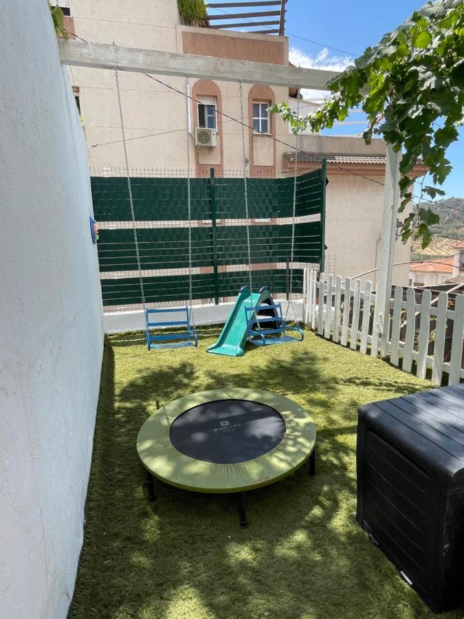 Casa rural VISTABLANCA - Construida en una sola planta con bonitas vistas - PISCINA privada y clima agradable junto a la capital Cenes De La Vega Exterior foto