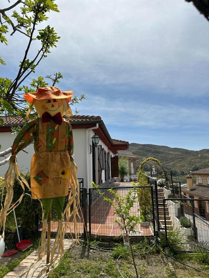 Casa rural VISTABLANCA - Construida en una sola planta con bonitas vistas - PISCINA privada y clima agradable junto a la capital Cenes De La Vega Exterior foto