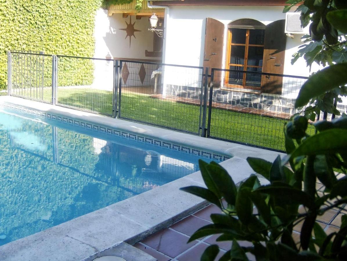 Casa rural VISTABLANCA - Construida en una sola planta con bonitas vistas - PISCINA privada y clima agradable junto a la capital Cenes De La Vega Exterior foto