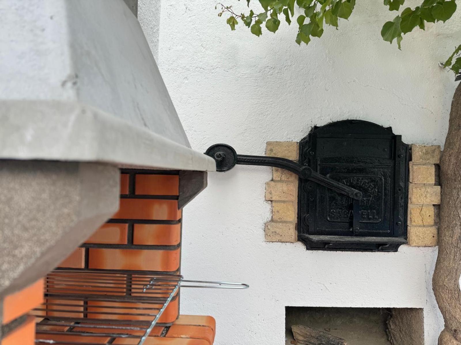 Casa rural VISTABLANCA - Construida en una sola planta con bonitas vistas - PISCINA privada y clima agradable junto a la capital Cenes De La Vega Exterior foto