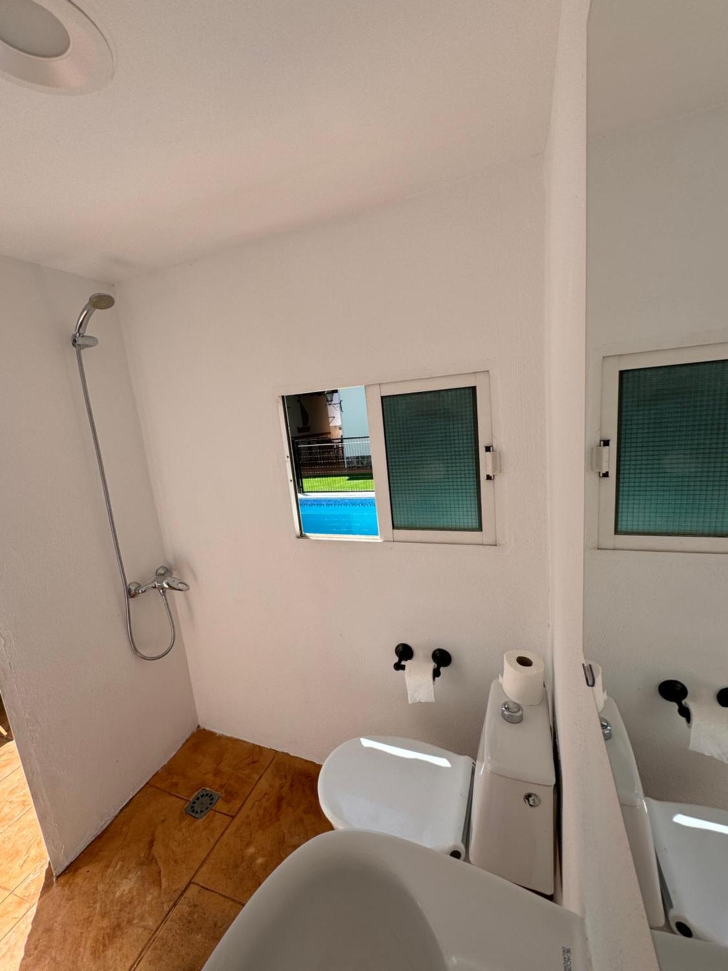 Casa rural VISTABLANCA - Construida en una sola planta con bonitas vistas - PISCINA privada y clima agradable junto a la capital Cenes De La Vega Exterior foto
