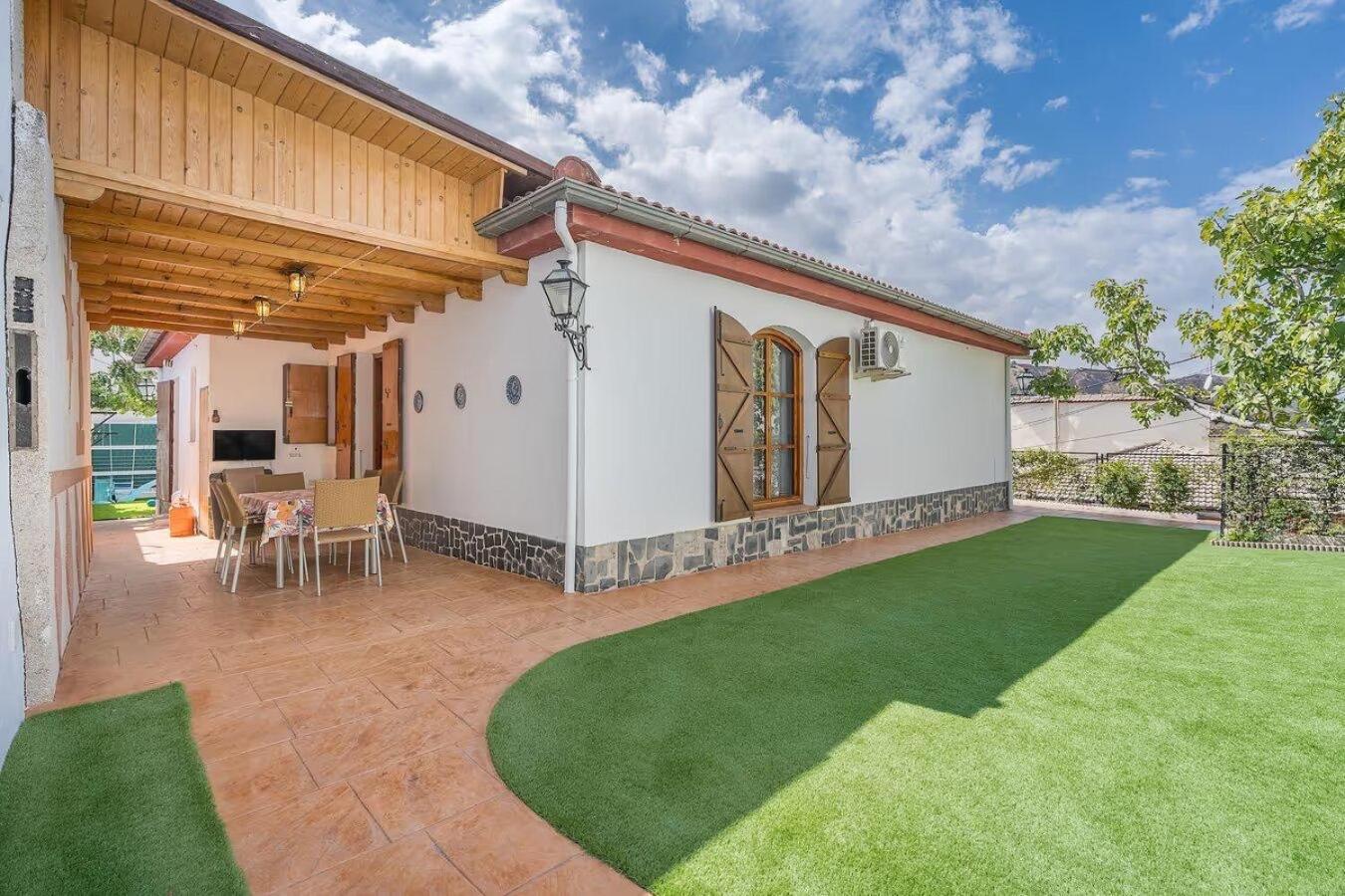 Casa rural VISTABLANCA - Construida en una sola planta con bonitas vistas - PISCINA privada y clima agradable junto a la capital Cenes De La Vega Exterior foto