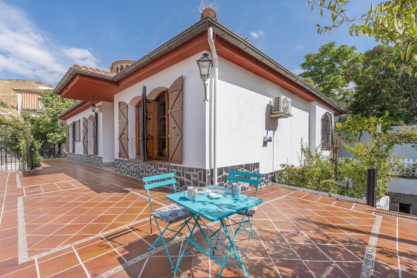 Casa rural VISTABLANCA - Construida en una sola planta con bonitas vistas - PISCINA privada y clima agradable junto a la capital Cenes De La Vega Exterior foto